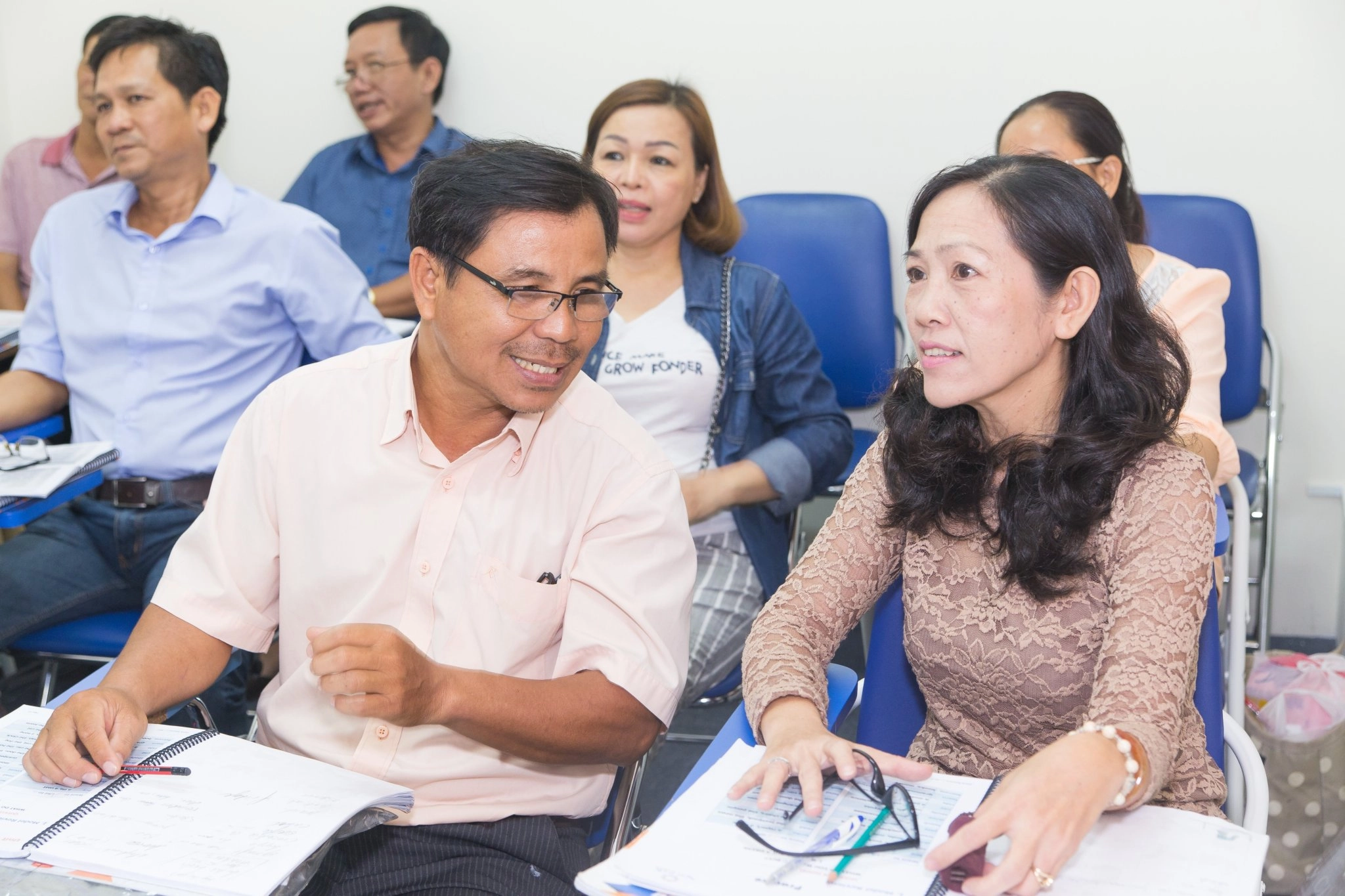 Học Tiếng Anh Cho Người Đi Làm: Bí Quyết Thành Công Trong Sự Nghiệp